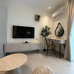 Fterna Ii Perea-1 Bedroom, Large Balcony, Near & Airport *