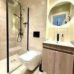 Fterna Ii Perea-1 Bedroom, Large Balcony, Near & Airport Peraía