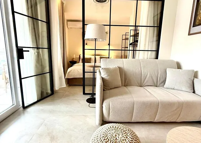 شقة Fterna Ii Perea-1 Bedroom, Large Balcony, Near & Airport Peraía