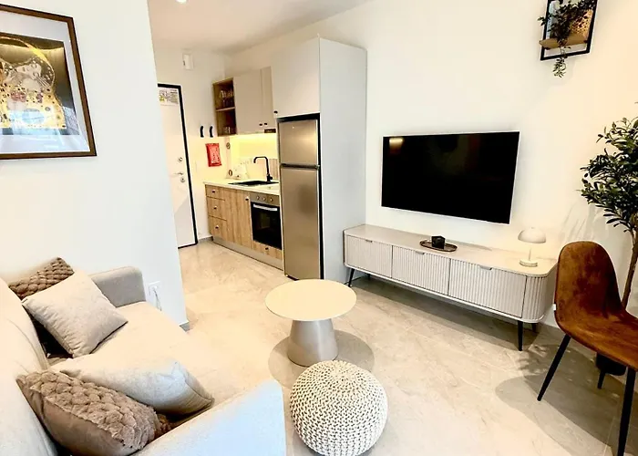 Fterna Ii Perea-1 Bedroom, Large Balcony, Near & Airport *