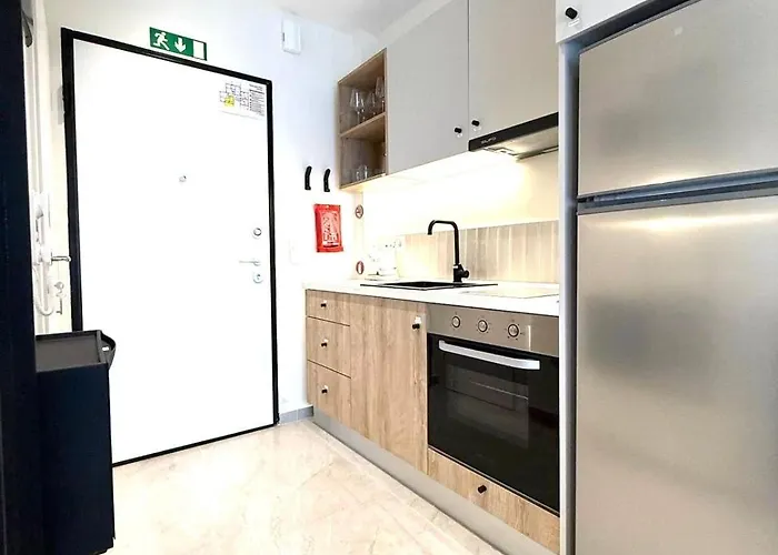 Fterna Ii Perea-1 Bedroom, Large Balcony, Near & Airport شقة