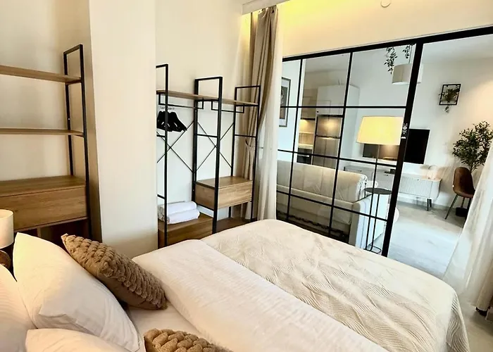 Fterna Ii Perea-1 Bedroom, Large Balcony, Near & Airport * Peraía