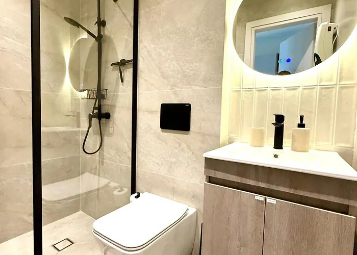 Fterna Ii Perea-1 Bedroom, Large Balcony, Near & Airport Peraía