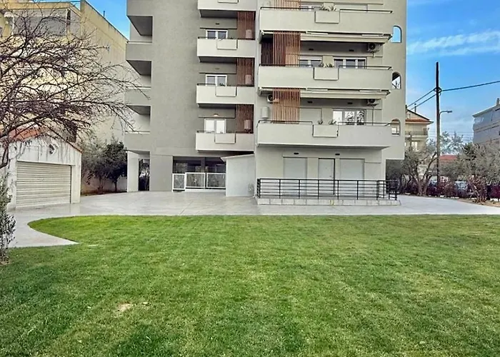 شقة Fterna Ii Perea-1 Bedroom, Large Balcony, Near & Airport Peraía